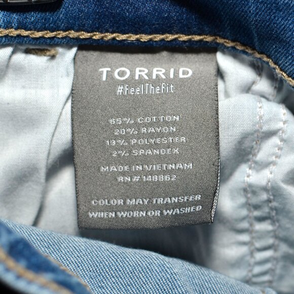 Plus Size Torrid 2S (2X Short) Pull-On Weekend Boyfriend Straight Stretch Jeans - Picture 10 of 14